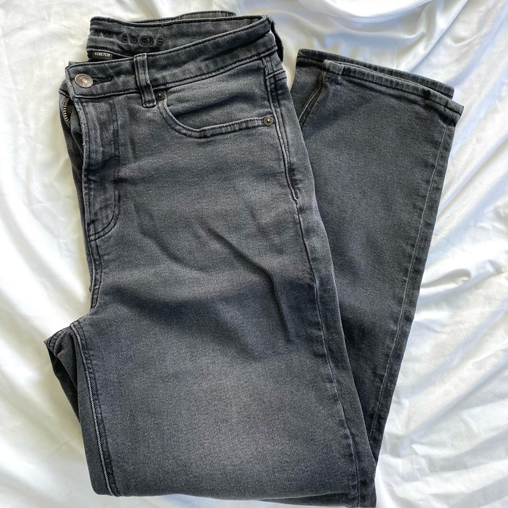 ANERICAN EAGLE MOM JEANS